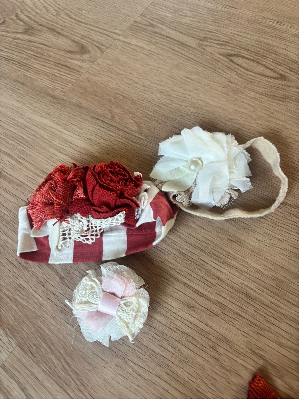 Persnickety 6 Rust and Cream Lace Hair Accessory Set necklace and leg warmers